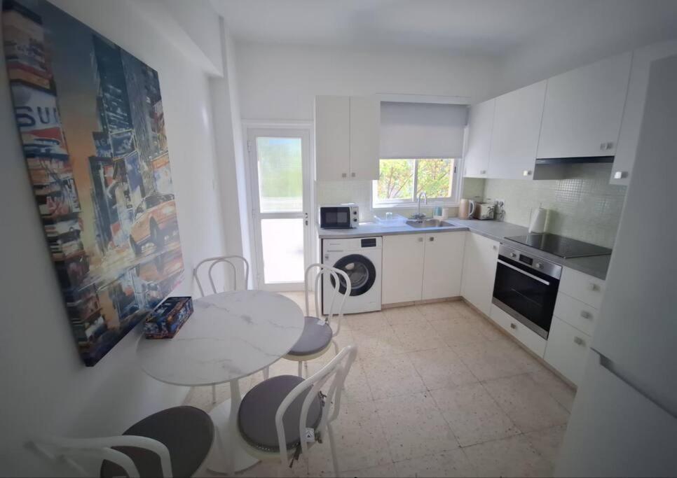 Cozy 2 Bdr Nicosia City Free Parking Wifi Εξωτερικό φωτογραφία